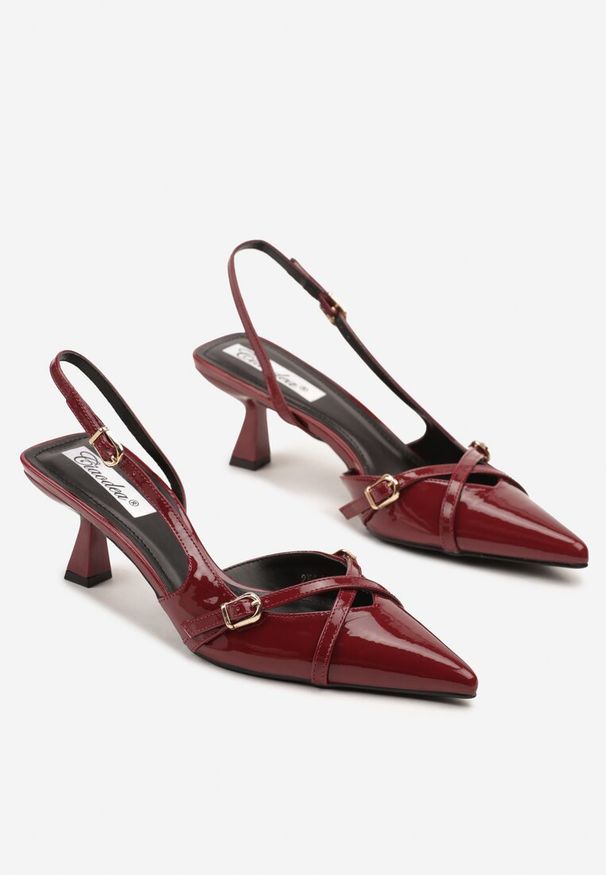 Renee - Bordowo-Czerwone Sandały Slingback na Kaczuszce ze Szpiczastym Noskiem ze Sprzączkami Deyline. Okazja: na co dzień. Nosek buta: szpiczasty. Zapięcie: sprzączka. Kolor: czerwony. Materiał: jeans. Obcas: na szpilce. Styl: elegancki, casual. Wysokość obcasa: średni