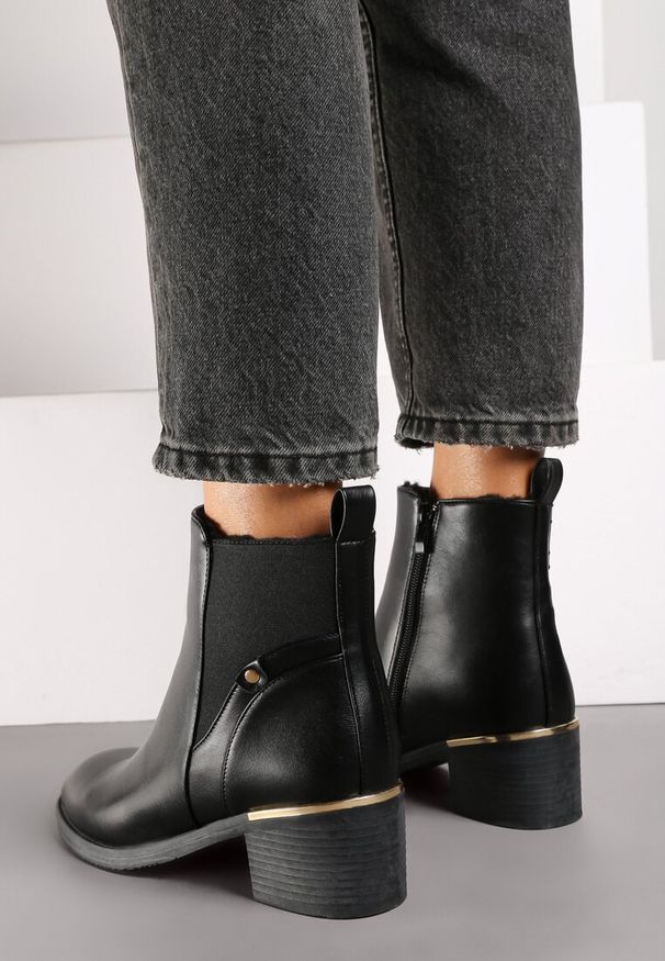 Born2be - Czarne Botki na Obcasie z Metaliczną Wstawką Mattesa. Kolor: czarny. Materiał: jeans. Wzór: aplikacja. Obcas: na obcasie. Styl: elegancki. Wysokość obcasa: średni