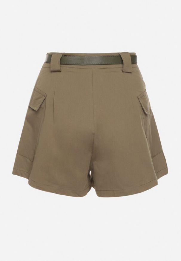 Born2be - Zielone Szorty z Wysokim Stanem i Kieszeniami w Stylu Cargo Arniti. Okazja: na co dzień. Stan: podwyższony. Kolor: zielony. Styl: elegancki, klasyczny, casual