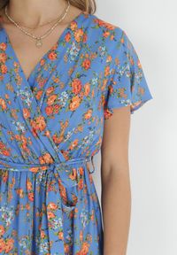 Born2be - Niebieska Sukienka Midi z Wiskozy z Gumką w Talii i Krótkim Rękawem Jodys. Kolor: niebieski. Materiał: wiskoza. Długość rękawa: krótki rękaw. Długość: midi #3