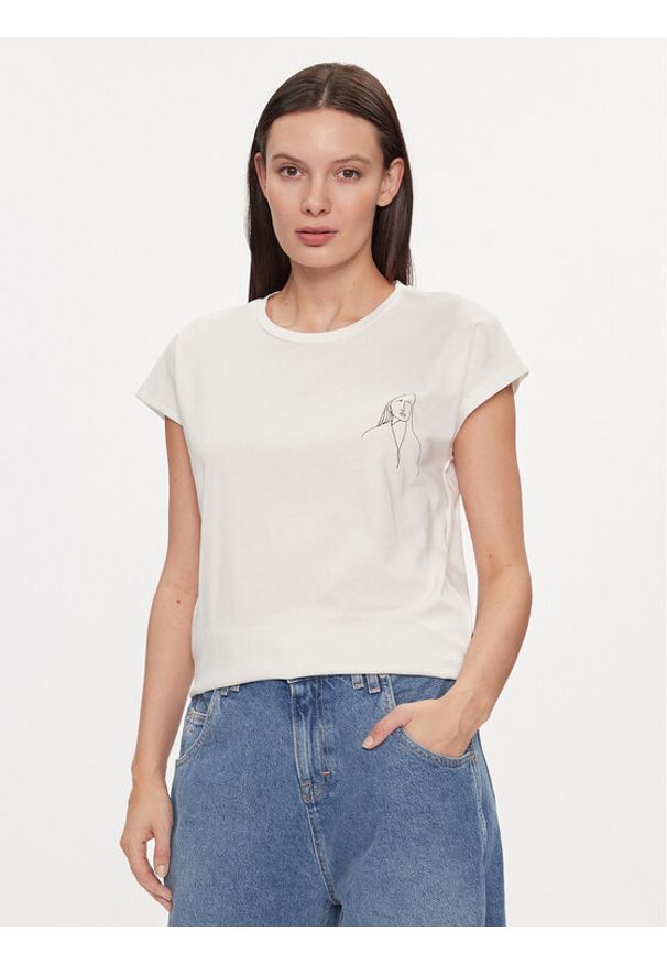 Vero Moda T-Shirt 10298088 Biały Box Fit. Kolor: biały. Materiał: bawełna