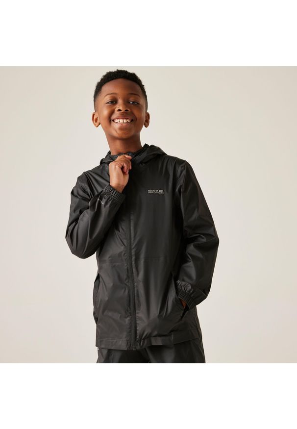 Regatta - Kurtka trekkingowa dziecięca Pack It Jacket III kieszonkowa. Kolor: czarny. Styl: sportowy. Sport: turystyka piesza
