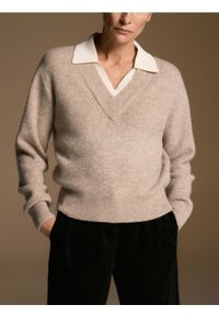 Reserved - Sweter z wełną - beżowy. Kolor: beżowy. Materiał: wełna #1