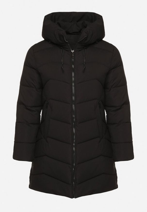 Born2be - Czarna Pikowana Kurtka o Prostym Kroju z Wysokim Kołnierzem i Kapturem Zenive. Okazja: do pracy, na co dzień. Kolekcja: plus size. Kolor: czarny. Materiał: jeans, poliester, dzianina. Styl: casual, elegancki