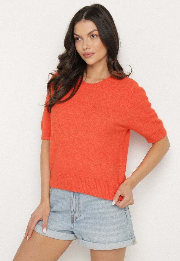 Born2be - Pomarańczowy Sweter z Wełną i Krótkim Rękawem Turosa. Okazja: na co dzień. Kolor: pomarańczowy. Materiał: wełna. Długość rękawa: krótki rękaw. Długość: krótkie. Styl: klasyczny, casual, elegancki