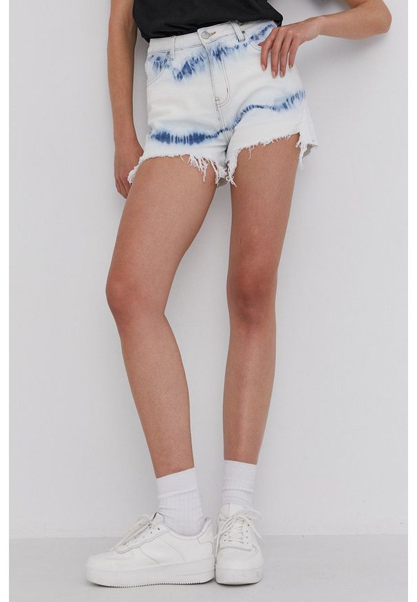 Answear Lab - Szorty jeansowe. Okazja: na co dzień. Stan: podwyższony. Kolor: niebieski. Materiał: jeans. Styl: wakacyjny