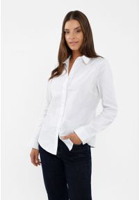 Volcano - Biała koszula K-LIMA. Okazja: do pracy. Kolor: biały. Materiał: elastan, bawełna, materiał, włókno, skóra. Wzór: gładki. Styl: klasyczny, elegancki #1