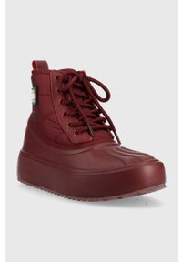 Tommy Jeans botki Tommy Jeans Fashion Boot damskie kolor bordowy na platformie lekko ocieplone. Nosek buta: okrągły. Zapięcie: sznurówki. Kolor: czerwony. Materiał: materiał, włókno, guma. Obcas: na platformie #4