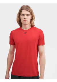 4f - Koszulka treningowa regular szybkoschnąca męska. Kolor: czerwony. Materiał: dzianina, skóra
