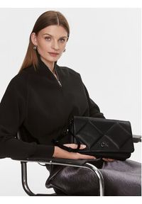 Calvin Klein Torebka Re-Lock Quilt Shoulder Bag K60K611021 Czarny. Kolor: czarny. Materiał: skórzane