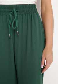 Born2be - Zielone Spodnie Luźne z Kieszeniami i Gumką w Talii oraz Sznurkiem Enivia. Okazja: na co dzień. Kolor: zielony. Styl: elegancki, casual #7
