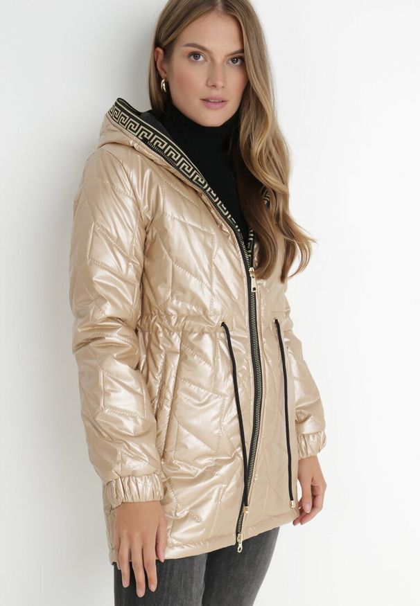 Born2be - Złota Kurtka Pikowana Bemius. Kolor: złoty. Materiał: materiał, wełna. Długość: długie