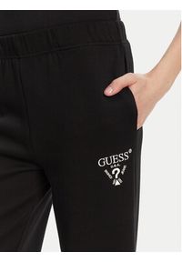 Guess Spodnie dresowe V5RB12 KC3D2 Czarny Regular Fit. Kolor: czarny. Materiał: syntetyk #4