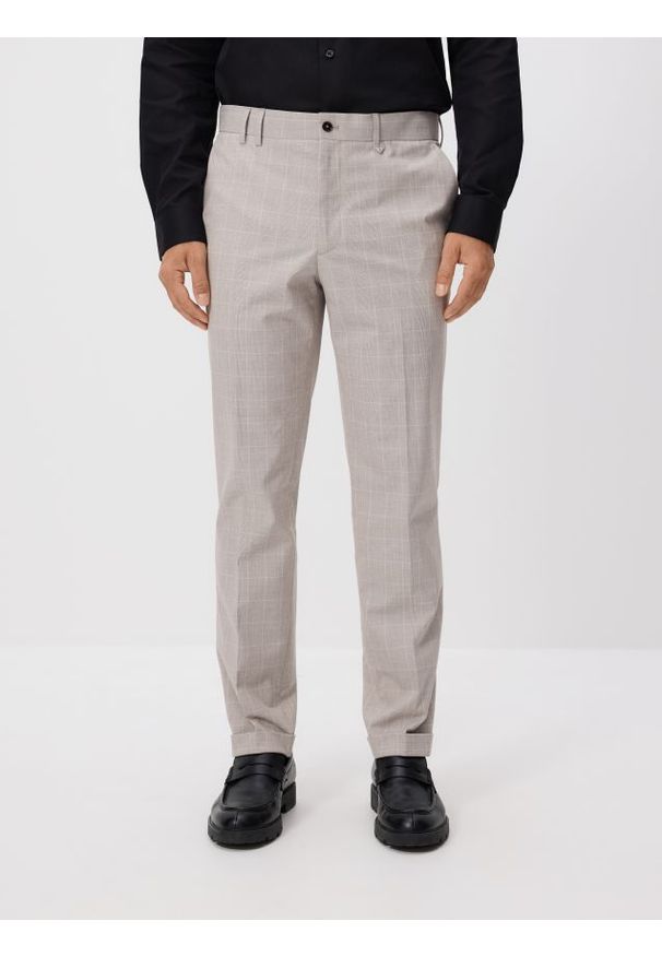 Reserved - Spodnie slim fit w kratę - beżowy. Kolor: beżowy. Materiał: wiskoza, tkanina