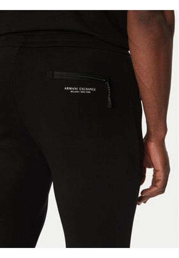 Armani Exchange Spodnie dresowe 8NZP73 ZJKRZ 1200 Czarny Regular Fit. Kolor: czarny. Materiał: bawełna