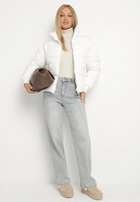 Born2be - Biała Pikowana Kurtka Puffer o Prostym Kroju ze Ściągaczami przy Rękawach Suzzana. Okazja: na co dzień, na spacer. Kolor: biały. Materiał: jeans, poliester. Styl: casual, elegancki #5