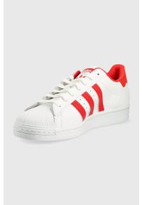 adidas Originals buty skórzane SUPERSTAR kolor czerwony. Nosek buta: okrągły. Zapięcie: sznurówki. Kolor: czerwony. Materiał: skóra. Model: Adidas Superstar
