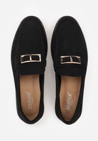 Renee - Czarne Mokasyny Ozdobione Metaliczną Klamrą Murielori. Okazja: na co dzień, do pracy, na spotkanie biznesowe. Zapięcie: klamry. Kolor: czarny. Materiał: jeans. Wzór: aplikacja. Styl: casual, biznesowy, elegancki #5