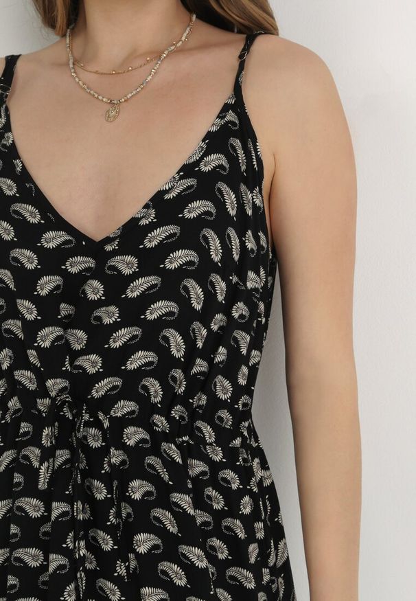 Born2be - Czarna Sukienka z Wiskozy na Ramiączkach Stephne. Kolor: czarny. Materiał: wiskoza. Długość rękawa: na ramiączkach. Sezon: lato