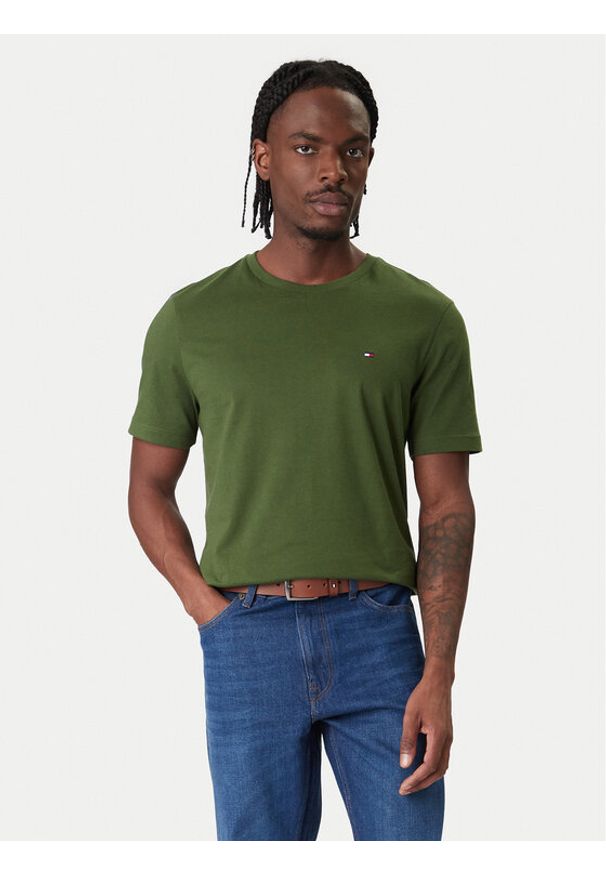 TOMMY HILFIGER - Tommy Hilfiger T-Shirt Ess Seasonal MW0MW39995 Zielony Regular Fit. Kolor: zielony. Materiał: bawełna
