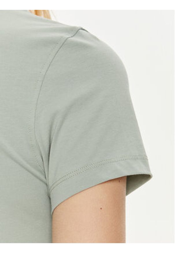 Guess T-Shirt W4YI72 J1314 Zielony Slim Fit. Kolor: zielony. Materiał: bawełna