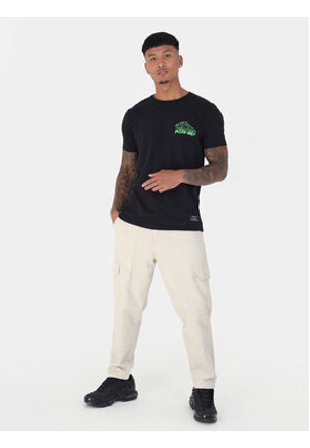 Brave Soul T-Shirt MTS-149FRANCHISE Czarny Straight Fit. Kolor: czarny. Materiał: bawełna