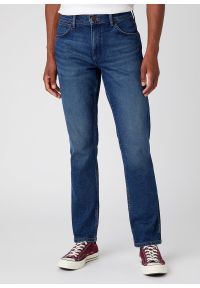 Wrangler - WRANGLER MĘSKIE SPODNIE JEANSOWE WRANGLER GREENSBORO BLUE ARCADE W15QYL31Q