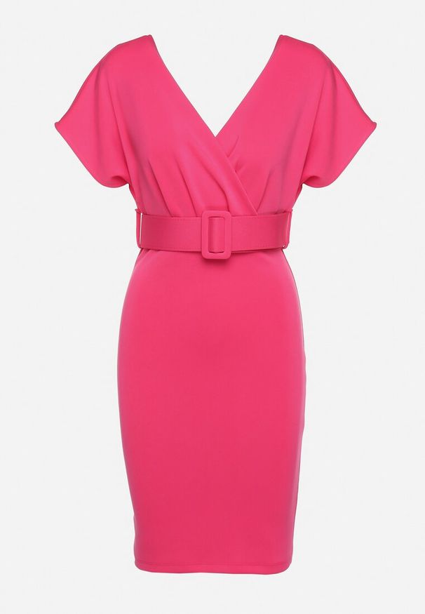 Born2be - Fuksjowa Sukienka z Kopertowym Dekoltem z Materiałowym Paskiem Zdobionym Klamrą Fienara. Okazja: na co dzień. Kolor: różowy. Materiał: materiał. Wzór: aplikacja. Typ sukienki: kopertowe. Styl: casual, klasyczny