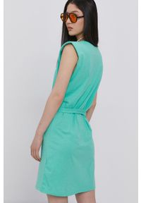 Jacqueline de Yong - Sukienka. Okazja: na co dzień. Kolor: zielony. Materiał: dzianina. Wzór: gładki. Typ sukienki: proste. Styl: casual. Długość: mini #5