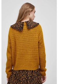Vero Moda Sweter damski kolor żółty ciepły. Kolor: żółty. Materiał: poliester, dzianina. Wzór: ze splotem
