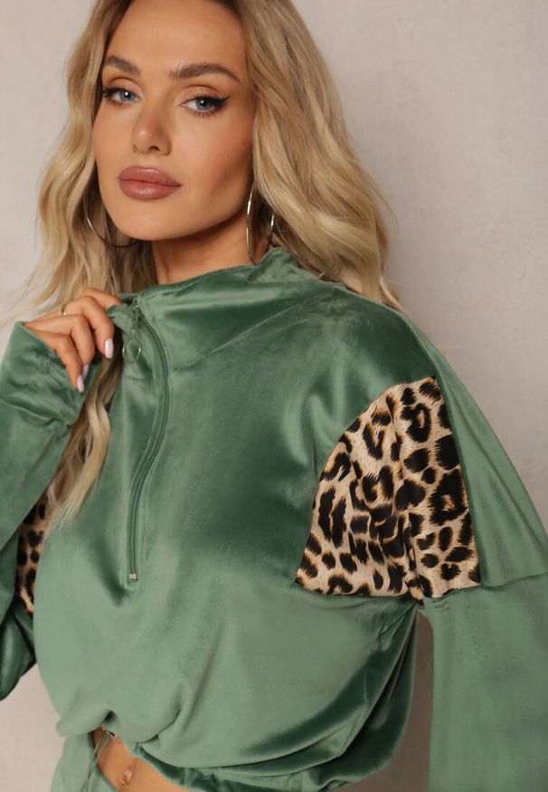 Renee - Zielony Komplet Dresowy z Weluru z Krótką Bluzą i Spodniami Joggerami z Panterkowym Wzorem Limitta. Kolor: zielony. Materiał: dresówka, welur
