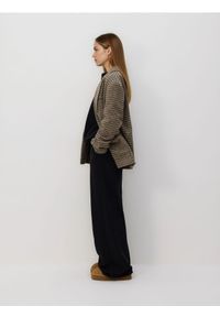 Reserved - Spodnie dresowe z szerokimi nogawkami - czarny. Kolor: czarny. Materiał: dresówka