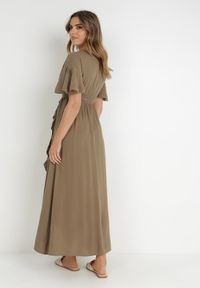 Born2be - Ciemnozielona Sukienka z Wiskozy Aeraste. Kolor: zielony. Materiał: wiskoza. Wzór: aplikacja. Typ sukienki: asymetryczne, kopertowe. Długość: maxi #2