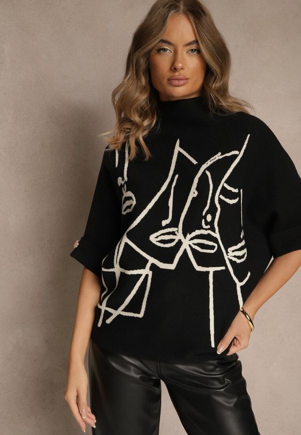 Renee - Czarny Golf o Pudełkowym Kroju z Krótkim Rękawem Zdobiony Grafiką Uninasea. Okazja: na co dzień. Typ kołnierza: golf. Kolor: czarny. Materiał: jeans, satyna. Długość rękawa: krótki rękaw. Długość: krótkie. Wzór: aplikacja. Styl: casual
