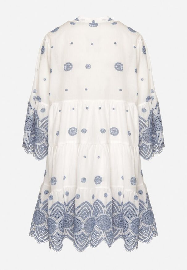 Born2be - Biała Bawełniana Sukienka Pudełkowa ze Wzorem Etno Rallea. Okazja: na co dzień. Kolor: biały. Materiał: bawełna. Styl: etno