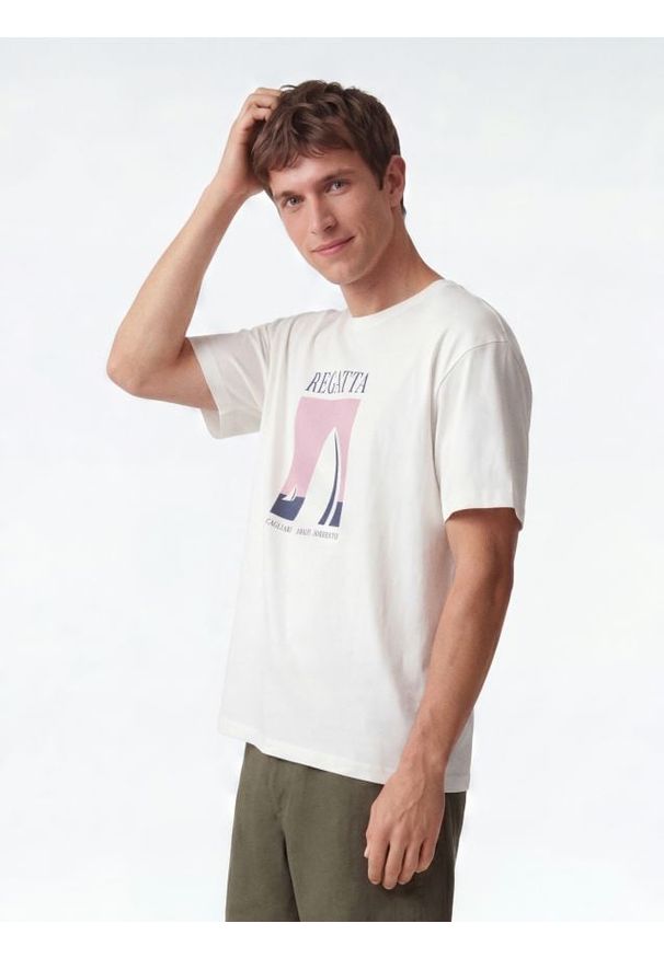 Reserved - T-shirt regular z nadrukiem - biały. Kolor: biały. Materiał: bawełna, dzianina. Wzór: nadruk