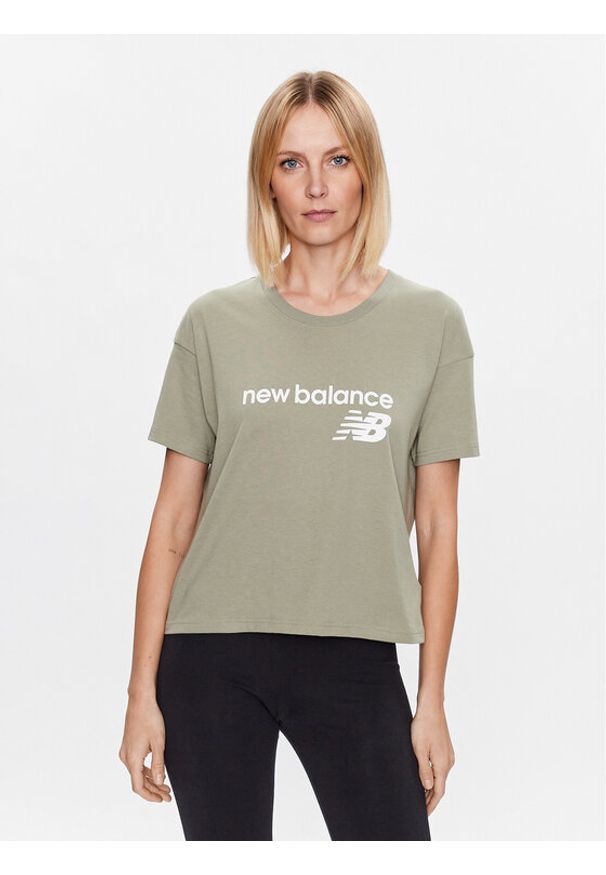 New Balance T-Shirt Stacked WT03805 Zielony Relaxed Fit. Kolor: zielony. Materiał: bawełna, syntetyk
