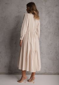 Renee - Beżowa Rozkloszowana Sukienka Koszulowa z Bawełny i Wiskozy Zdobiona Klapami Gleta. Okazja: na co dzień. Kolor: beżowy. Materiał: wiskoza, bawełna. Wzór: aplikacja. Typ sukienki: koszulowe. Styl: casual, elegancki #4