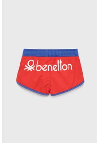 United Colors of Benetton szorty kąpielowe dziecięce kolor czerwony. Kolor: czerwony. Materiał: tkanina