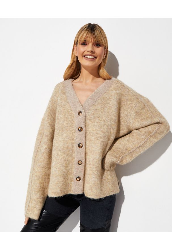 NANUSHKA - Rozpinany sweter Sahra. Kolor: beżowy