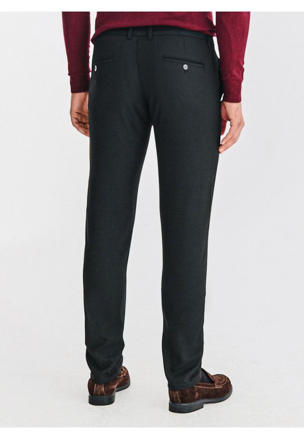 Pako Lorente - PAKO LORENTE - Czarne spodnie męskie. Kolor: czarny. Materiał: elastan, wiskoza, poliester. Wzór: gładki. Sezon: jesień, zima. Styl: klasyczny