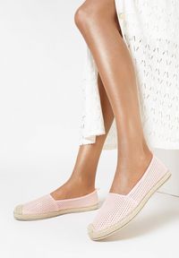 Born2be - Różowe Tenisówki Raithilei. Nosek buta: okrągły. Zapięcie: bez zapięcia. Kolor: różowy. Materiał: materiał, bawełna, len. Wzór: aplikacja. Obcas: na płaskiej podeszwie #1