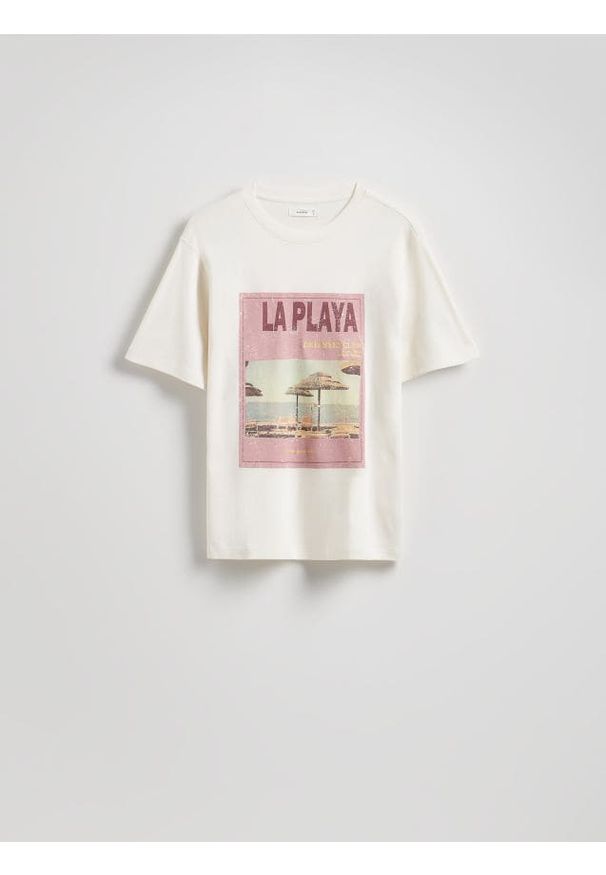Reserved - T-shirt z nadrukiem - złamana biel. Materiał: dzianina, bawełna. Wzór: nadruk