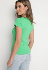 Born2be - Zielony Bawełniane T-shirt z Cyrkoniami i Napisem Readia. Okazja: na co dzień. Kolor: zielony. Materiał: bawełna. Wzór: napisy. Styl: klasyczny, casual #7
