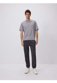 Reserved - T-shirt boxy z merceryzowanej bawełny - jasnoszary. Kolor: szary. Materiał: bawełna