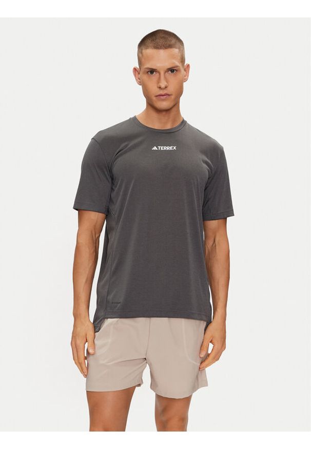 Adidas - adidas T-Shirt Terrex Multi T-Shirt HM4048 Czarny Regular Fit. Kolor: czarny. Materiał: syntetyk