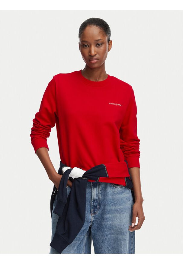 Tommy Jeans Bluza Ess Logo DW0DW22829 Czerwony ciemny Regular Fit. Kolor: czerwony. Materiał: bawełna
