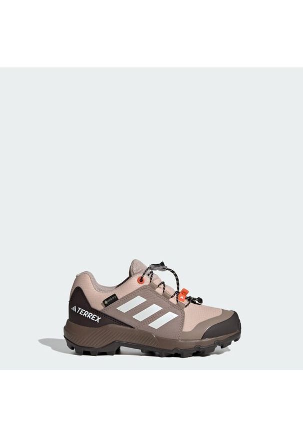 Adidas - adidas Trekkingi Terrex Gore-Tex JR9072 Różowy. Kolor: różowy. Materiał: materiał. Technologia: Gore-Tex. Model: Adidas Terrex. Sport: turystyka piesza