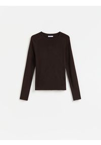 Reserved - Gładki sweter - ciemnobrązowy. Kolor: brązowy. Materiał: wełna, dzianina. Wzór: gładki #1