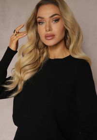 Renee - Czarny Casualowy Sweter z Wiskozą i Modalem ze Ściągaczami Riviti. Okazja: na co dzień. Kolor: czarny. Materiał: wiskoza. Styl: casual